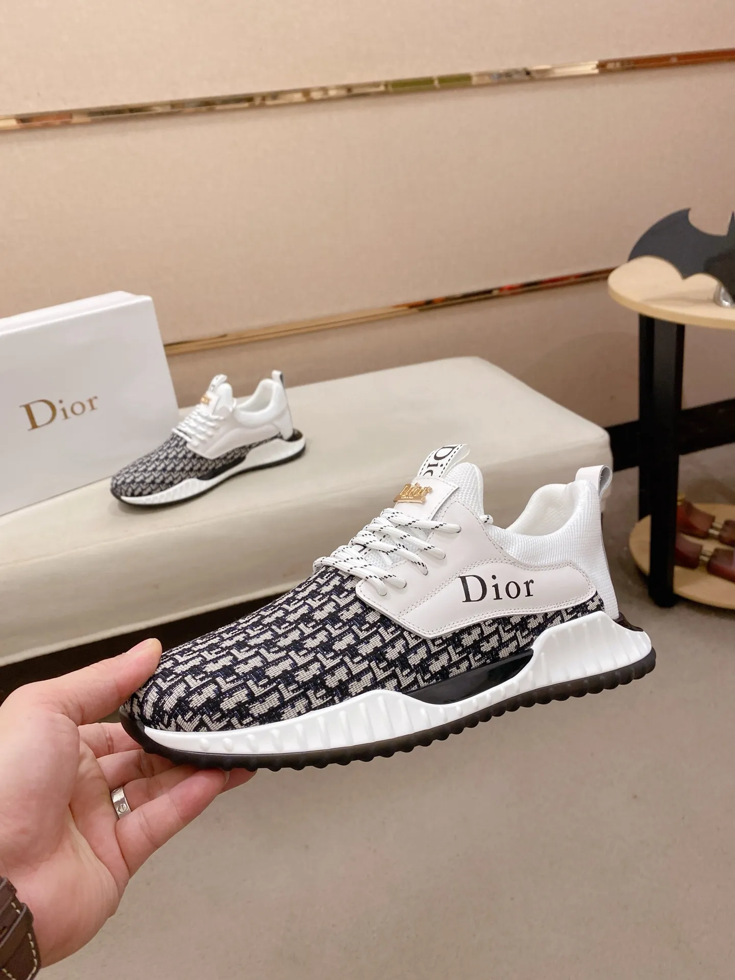 Factory price: 440💰[Dior·Dior] New casual sports style men's shoes, new spring and summer design, perfect workmanship, lace-up lazy style to create wardrobe quality, upper: imported cowhide, sheepskin lining is soft and comfortable, ultra-light TPU wear-resistant outsole, simple, versatile fashion men's shoes, excellent color code number 38--44. (Can be customized for 45 non-refundable)
